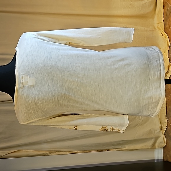 Lucky Brand V-neck Tunic with  a Floral Design - Picture 5 of 8